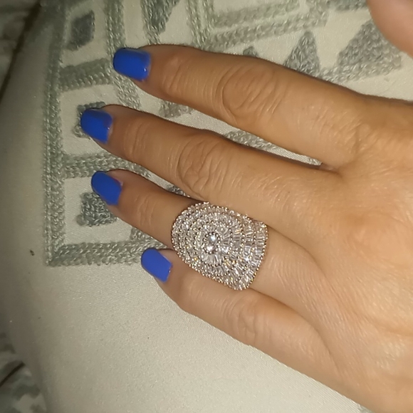 Beautiful ring - Picture 4 of 4